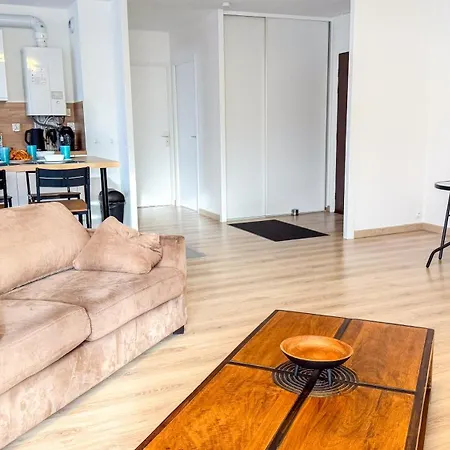 Le Coin Des Voyageurs -proche Disneyland Apartment